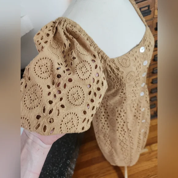 Cleobella Demi Organic Cotton Tan Eyelet Shell Button Dress Size Small - Picture 6 of 12